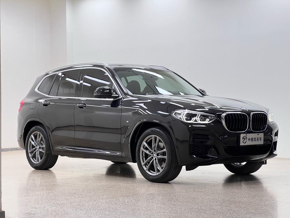 BMW X3 2021 — фото автомобиля