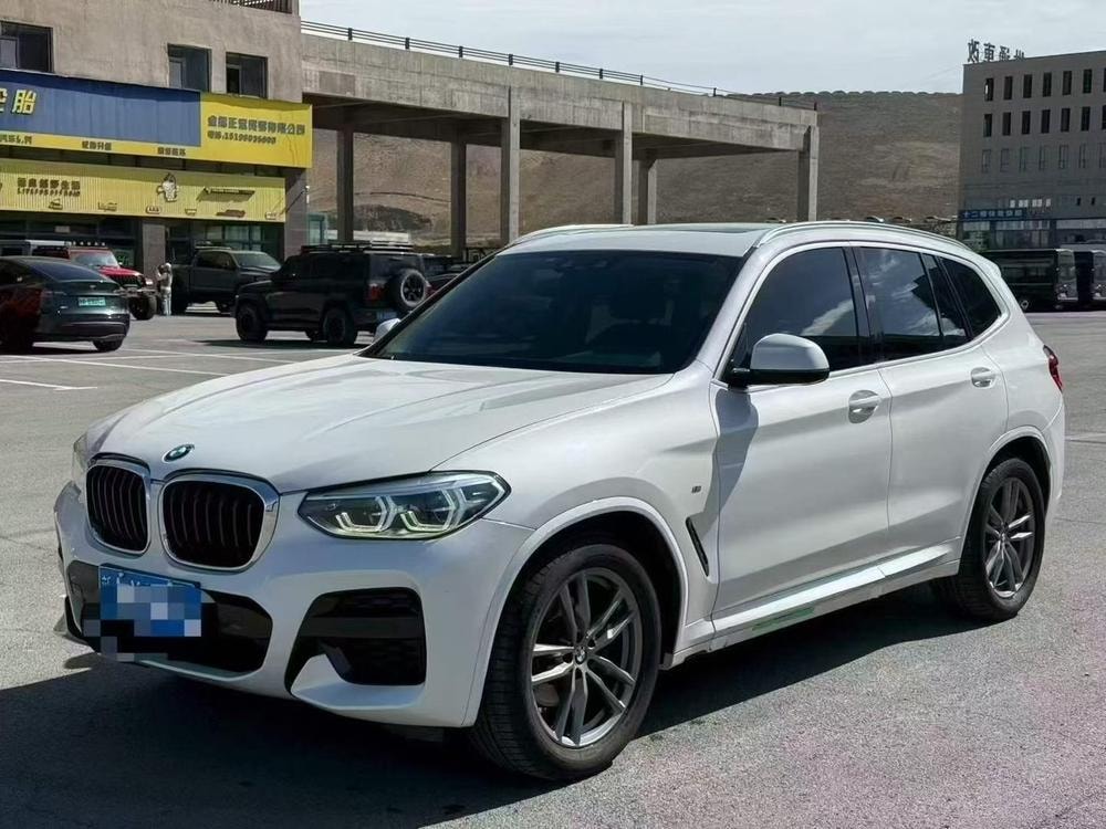 BMW X3 2021 — фото автомобиля 1