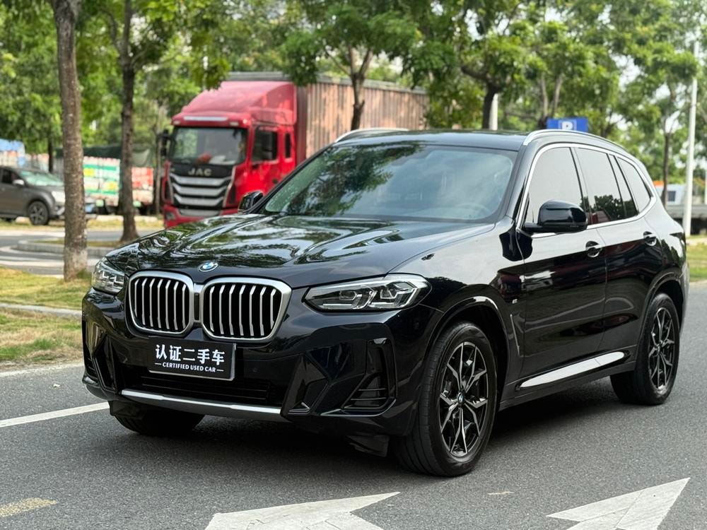 BMW X3 2022 — фото автомобиля 1