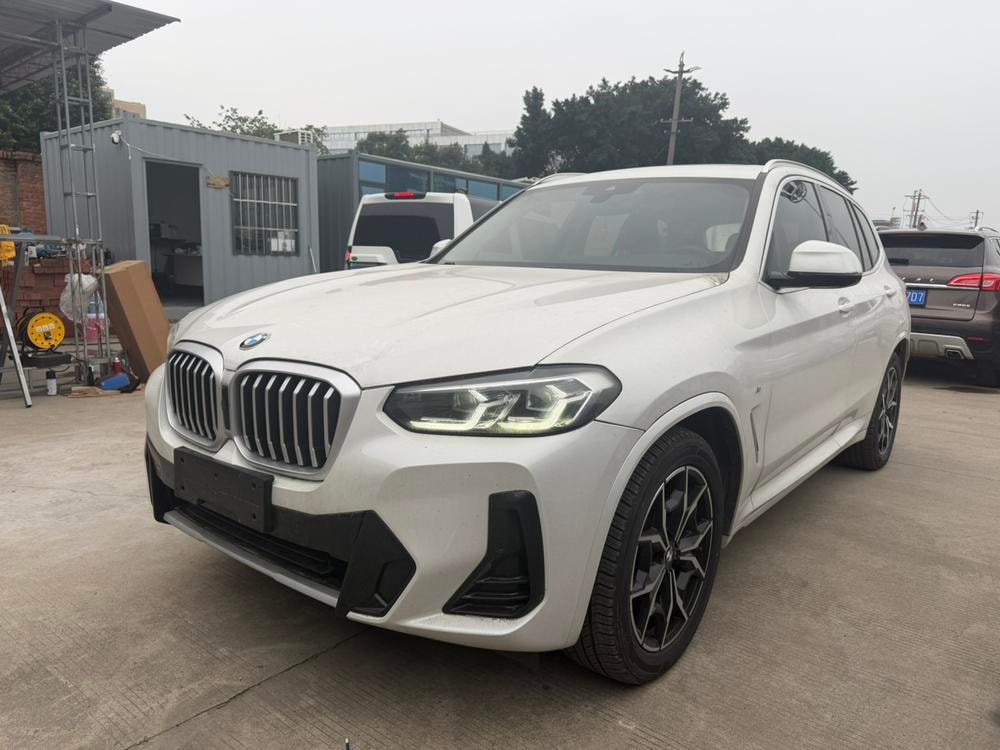 BMW X3 2022 — фото автомобиля
