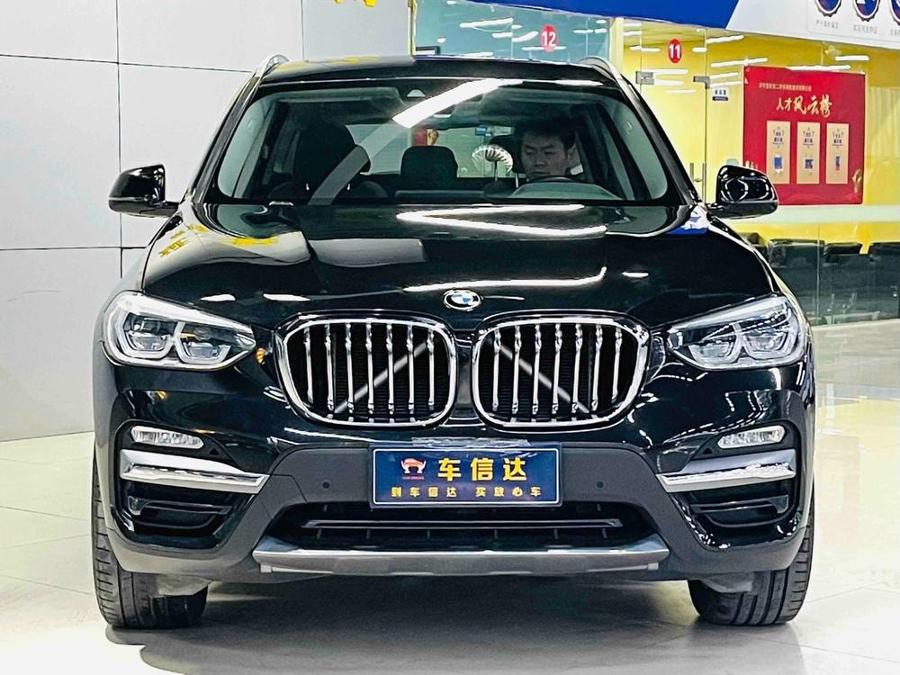 BMW X3 2018 — фото автомобиля