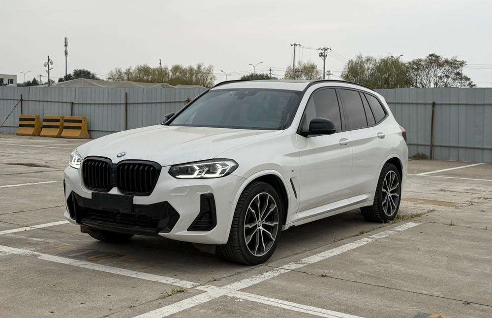 BMW X3 2022 — фото автомобиля