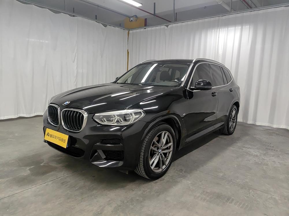 BMW X3 2021 — фото автомобиля