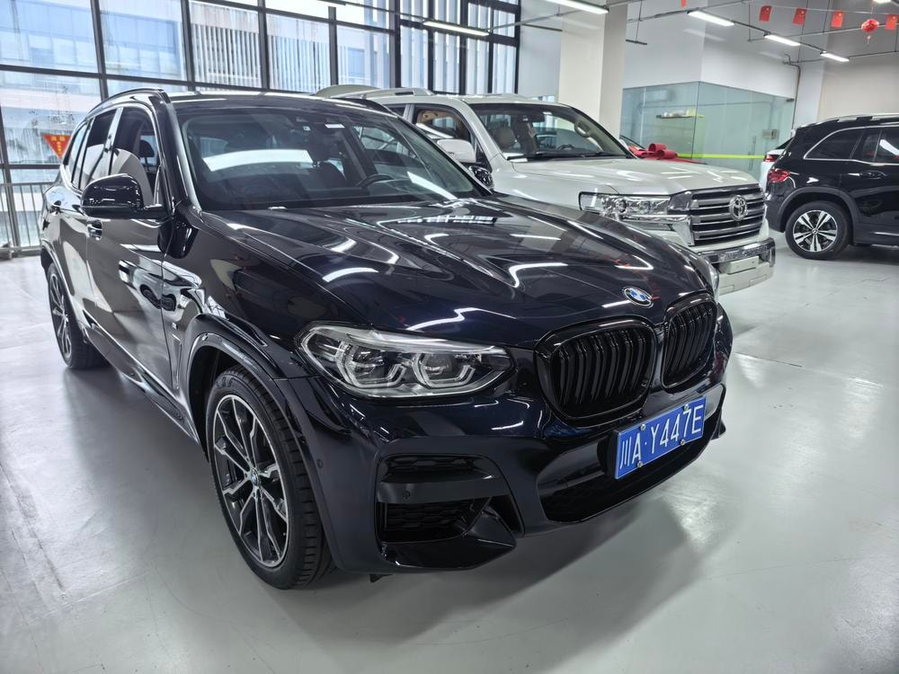 BMW X3 2021 — фото автомобиля