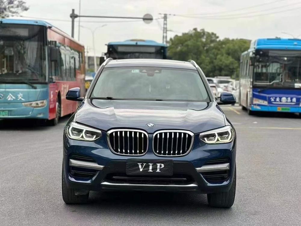 BMW X3 2021 — фото автомобиля 1
