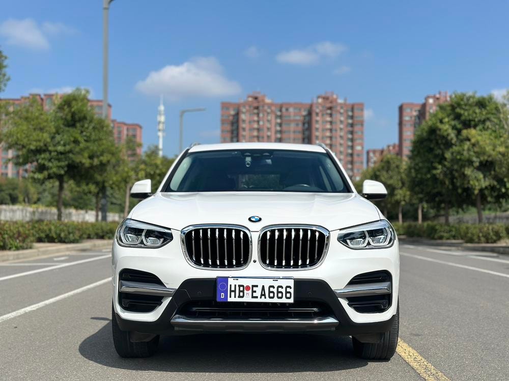 BMW X3 2020 — фото автомобиля