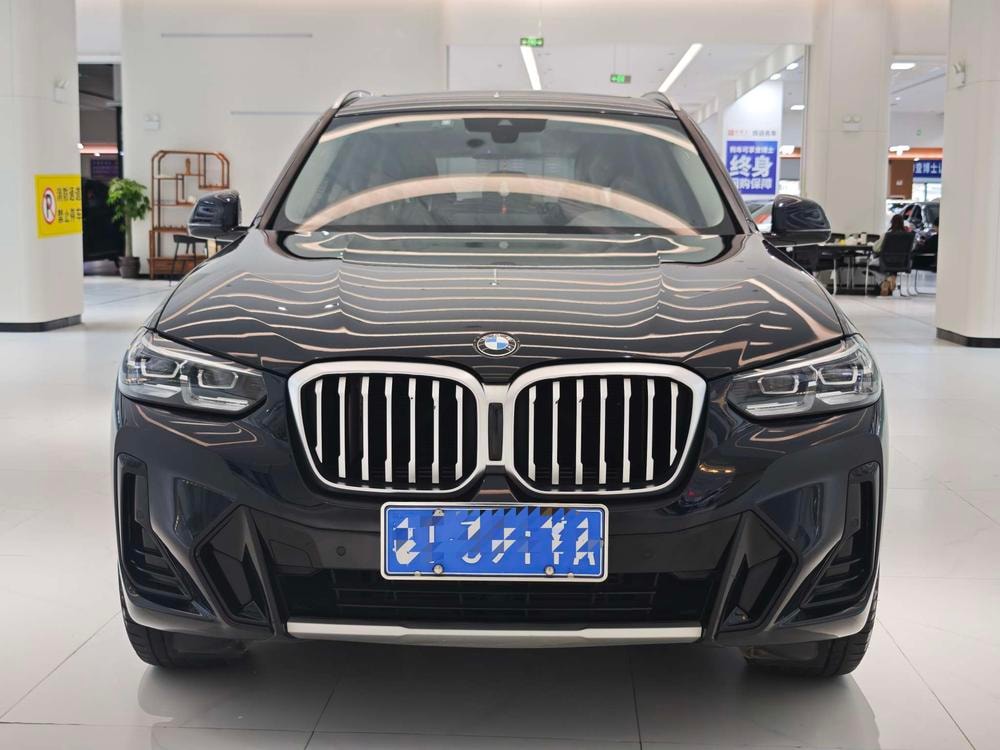 BMW X3 2022 — фото автомобиля 1