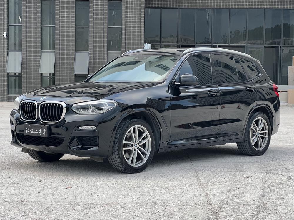 BMW X3 2018 — фото автомобиля