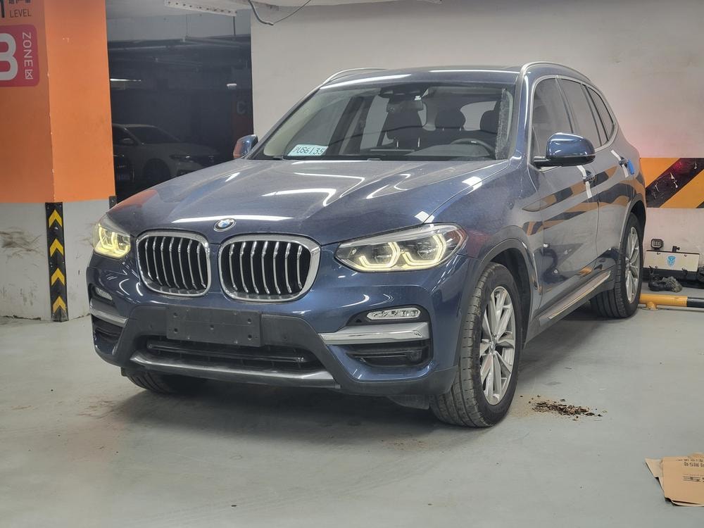 BMW X3 2018 — фото автомобиля