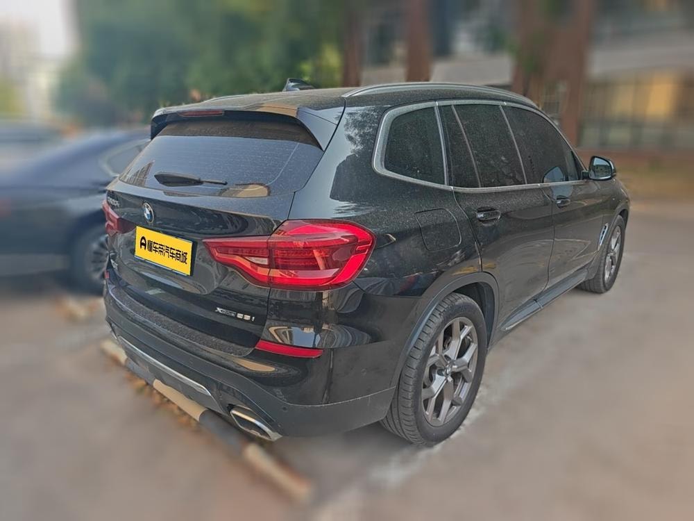 BMW X3 2020 — фото автомобиля
