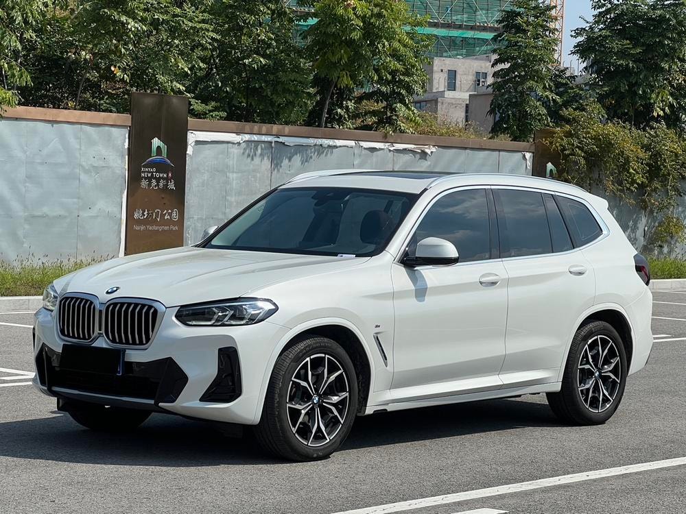 BMW X3 2022 — фото автомобиля 1