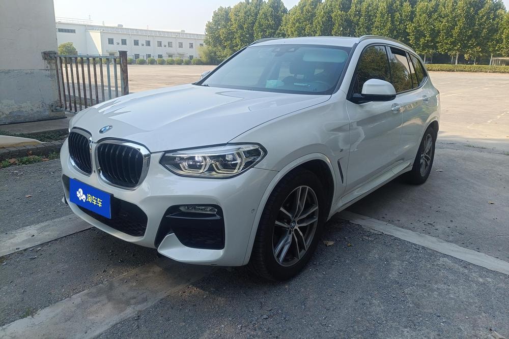 BMW X3 2018 — фото автомобиля