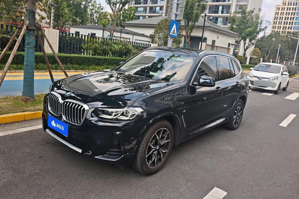 BMW X3 2022 — фото автомобиля 1
