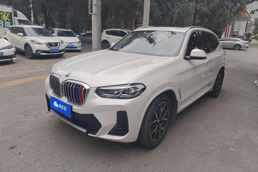 BMW X3 2022 — фото автомобиля 1