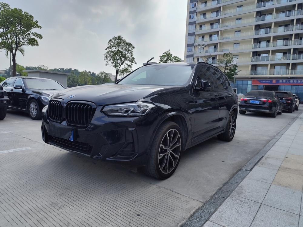 BMW X3 2022 — фото автомобиля 1