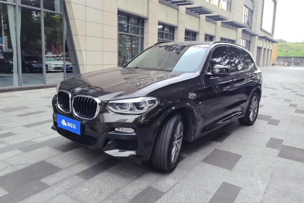 BMW X3 2018 — фото автомобиля 1
