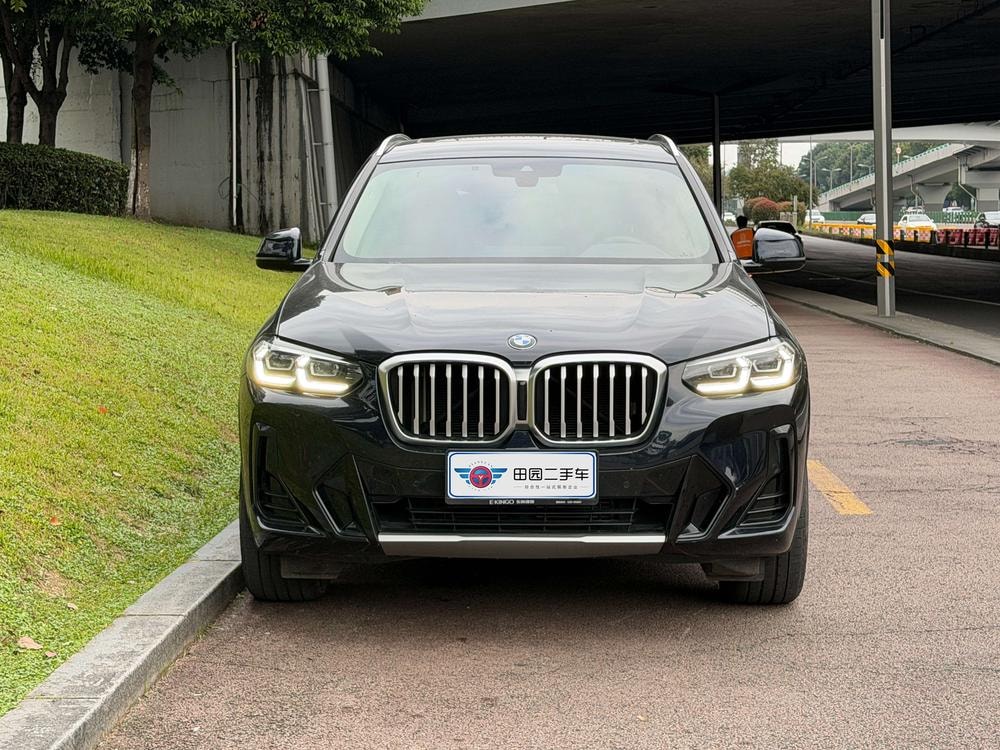 BMW X3 2022 — фото автомобиля
