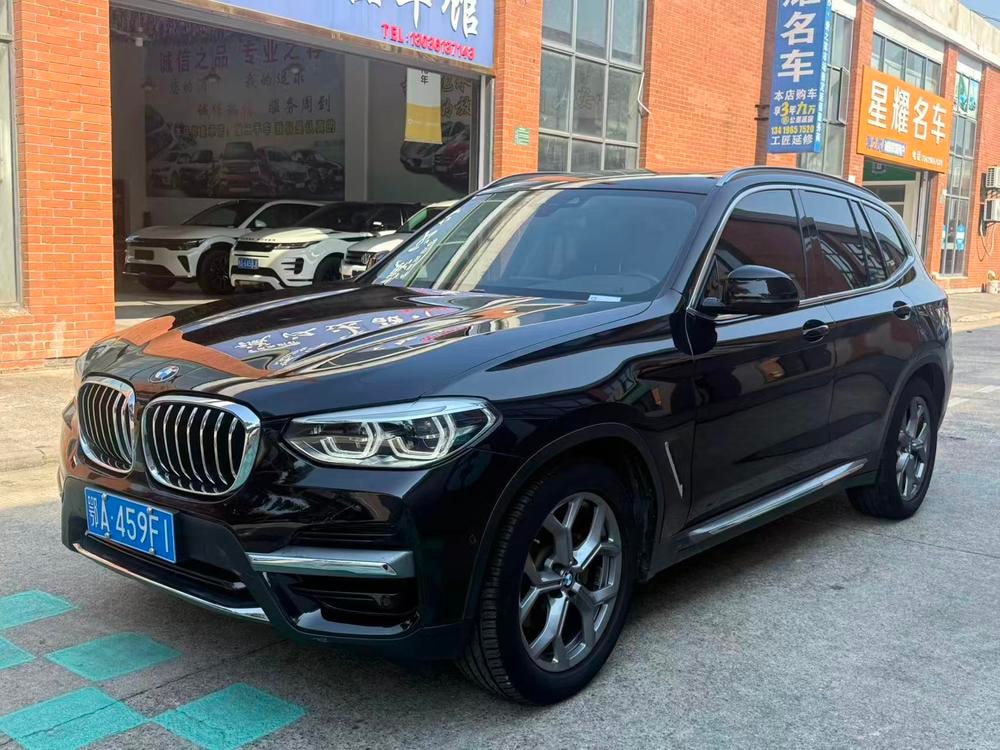 BMW X3 2021 — фото автомобиля