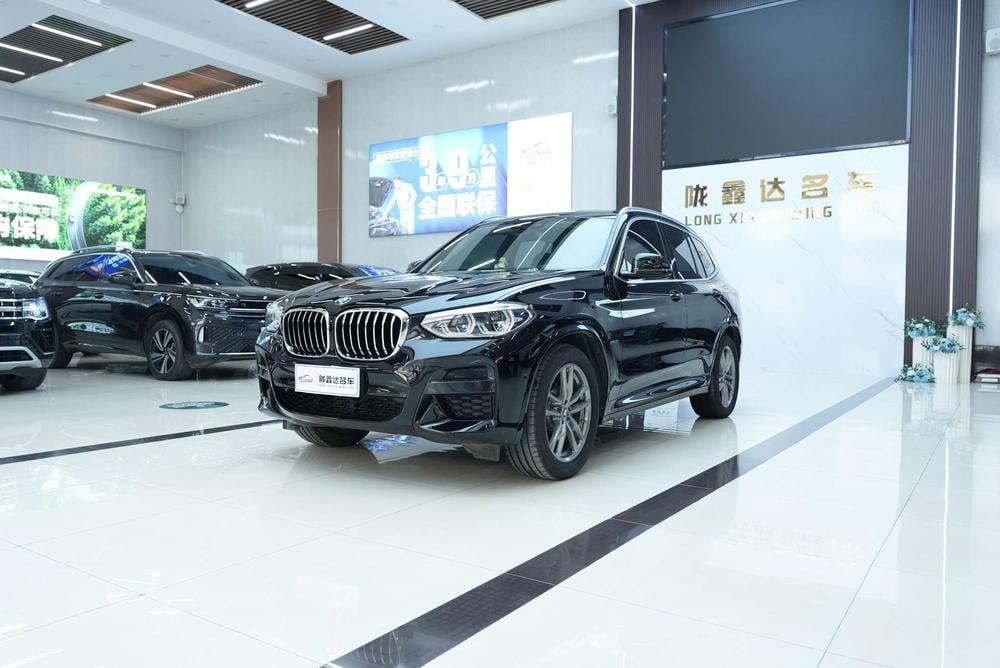 BMW X3 2021 — фото автомобиля