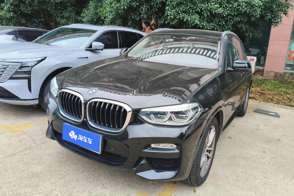 BMW X3 2018 — фото автомобиля