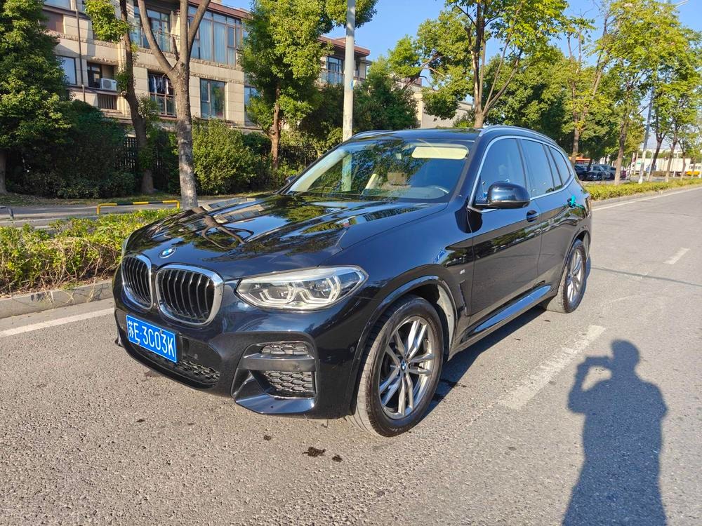 BMW X3 2020 — фото автомобиля
