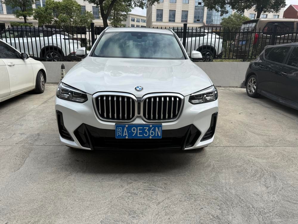 BMW X3 2022 — фото автомобиля