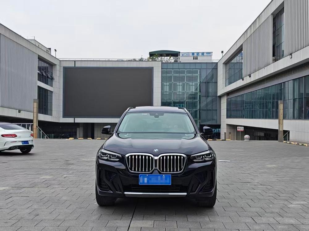BMW X3 2022 — фото автомобиля