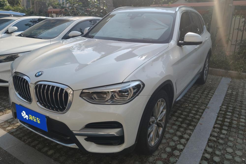 BMW X3 2021 — фото автомобиля
