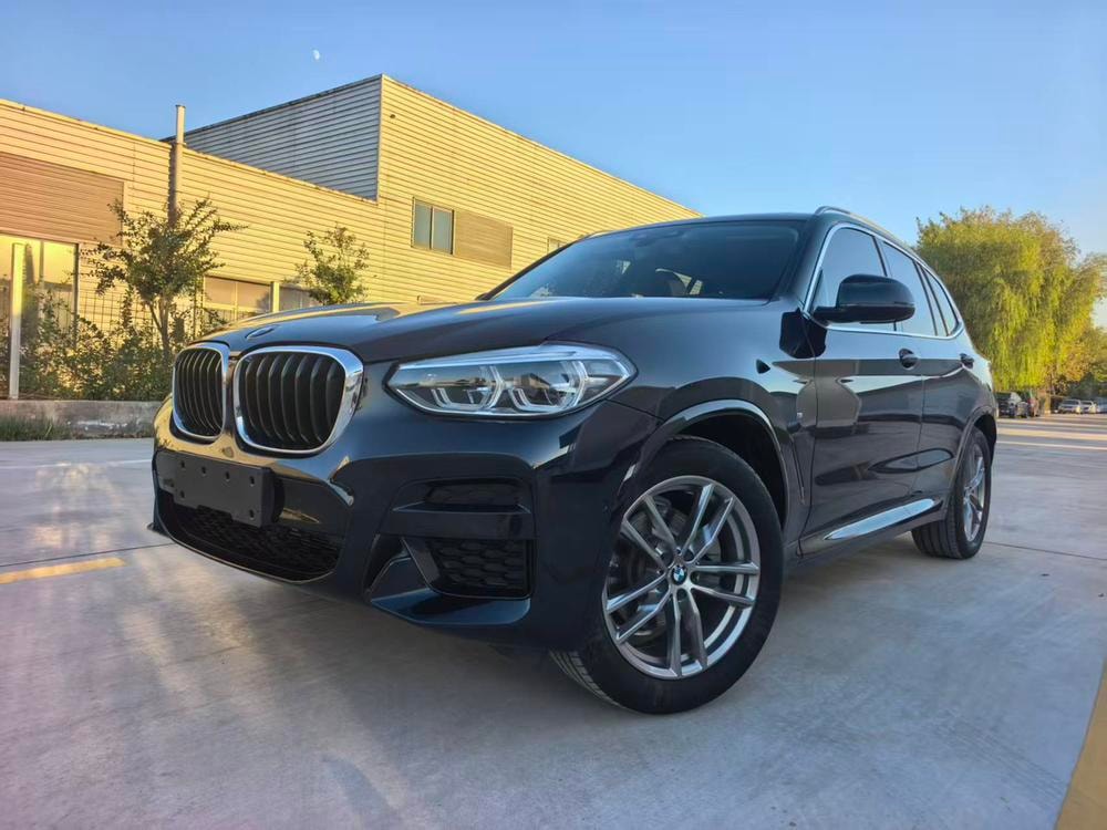 BMW X3 2021 — фото автомобиля 1