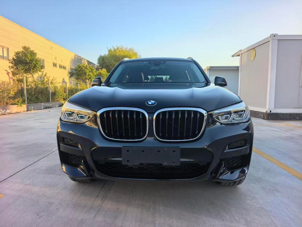 BMW X3 2021 — фото автомобиля