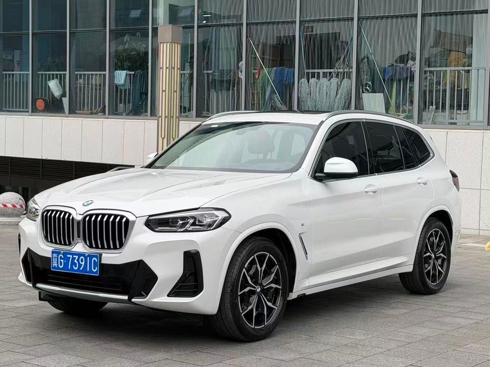 BMW X3 2022 — фото автомобиля