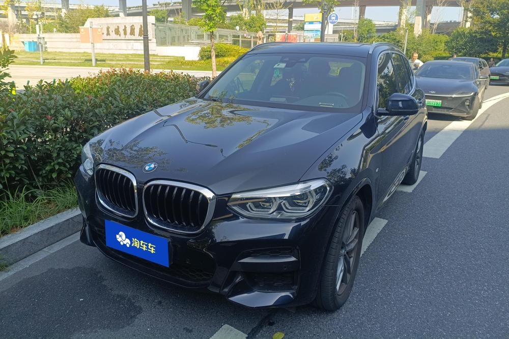 BMW X3 2021 — фото автомобиля