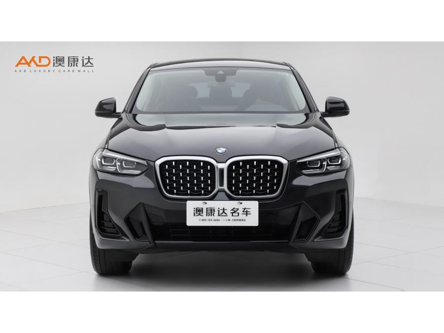 BMW X4 2022 — фото автомобиля