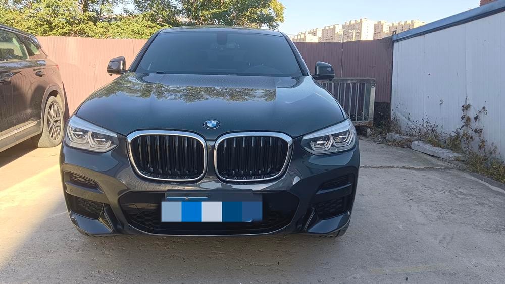 BMW X4 2020 — фото автомобиля