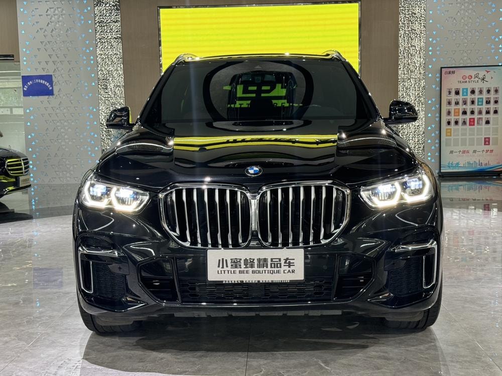 BMW X5 2022 — фото автомобиля