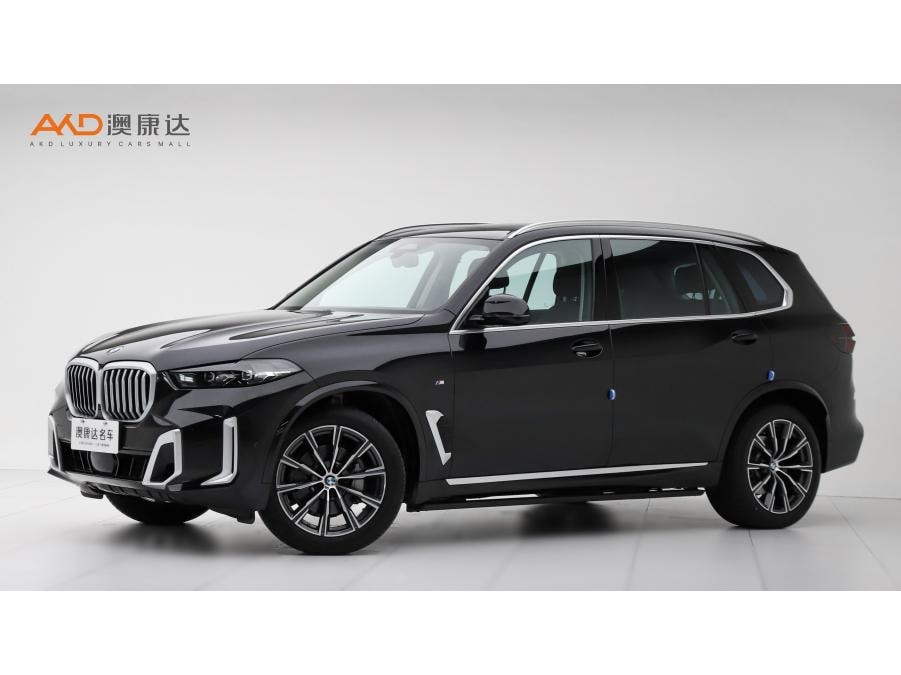 BMW X5 2023 — фото автомобиля