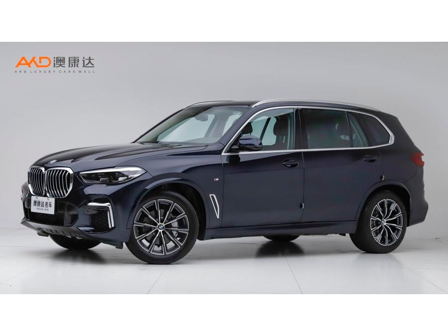 BMW X5 2022 — фото автомобиля
