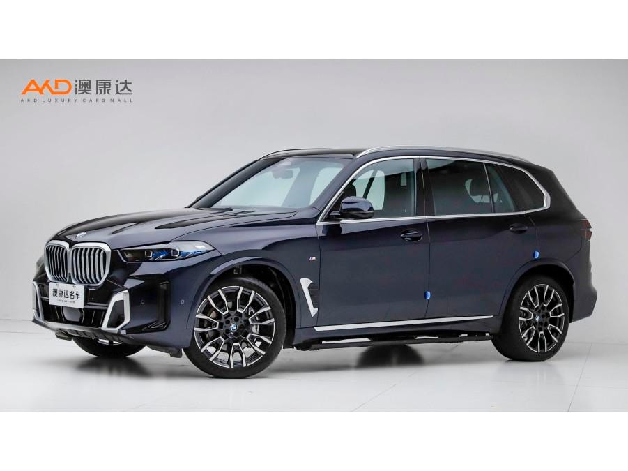 BMW X5 2023 — фото автомобиля