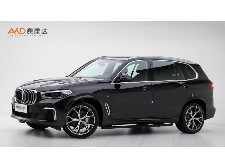 BMW X5 2022 — фото автомобиля