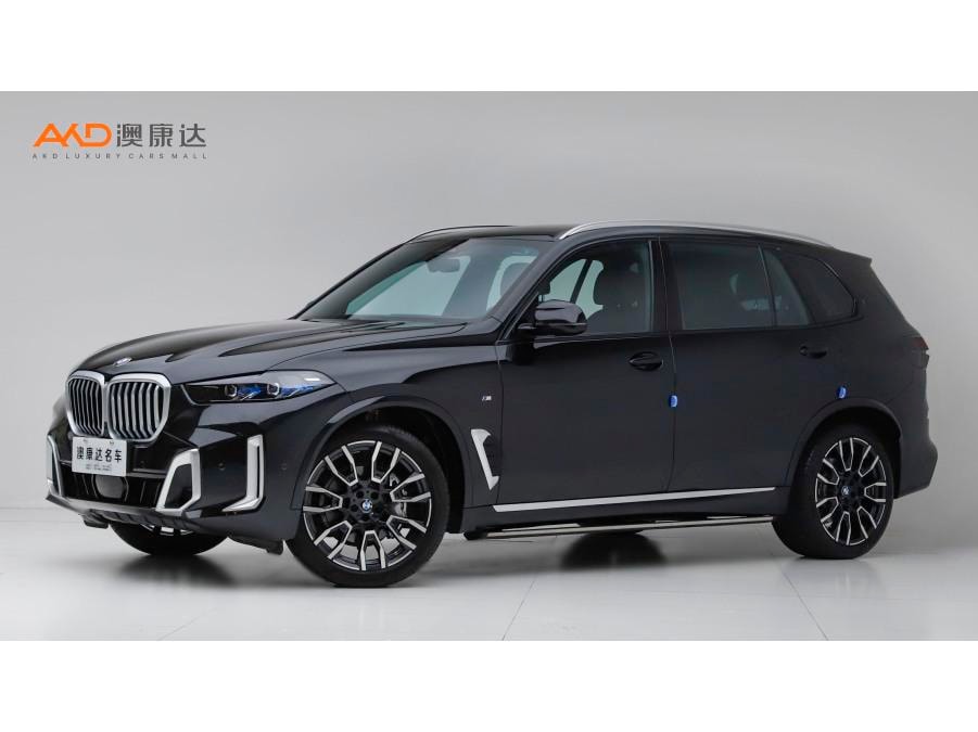 BMW X5 2023 — фото автомобиля