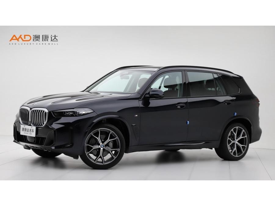 BMW X5 2025 — фото автомобиля