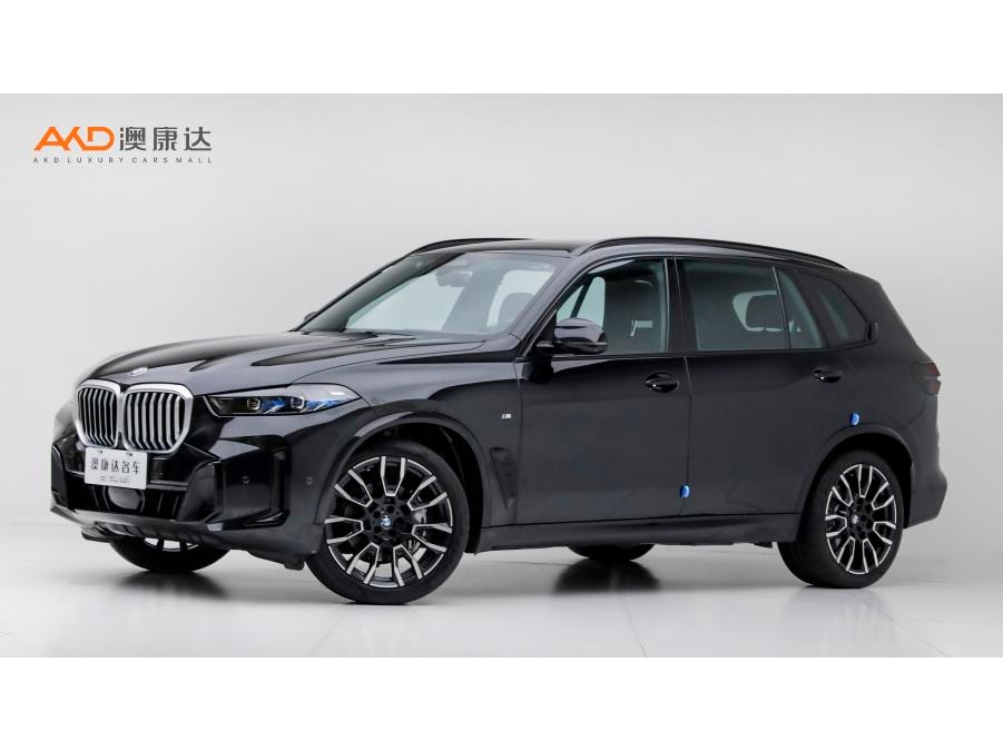 BMW X5 2023 — фото автомобиля