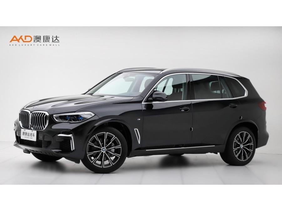 BMW X5 2022 — фото автомобиля
