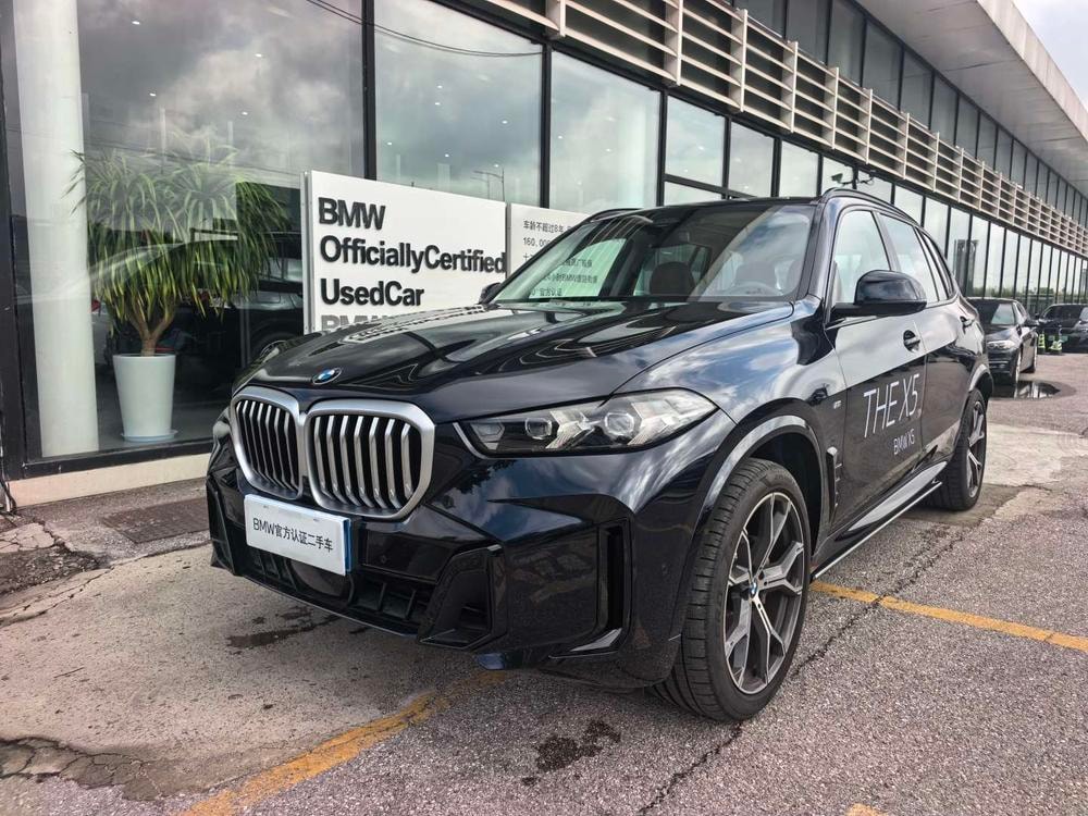 BMW X5 2023 — фото автомобиля