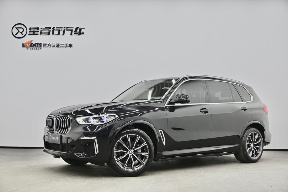 BMW X5 2022 — фото автомобиля