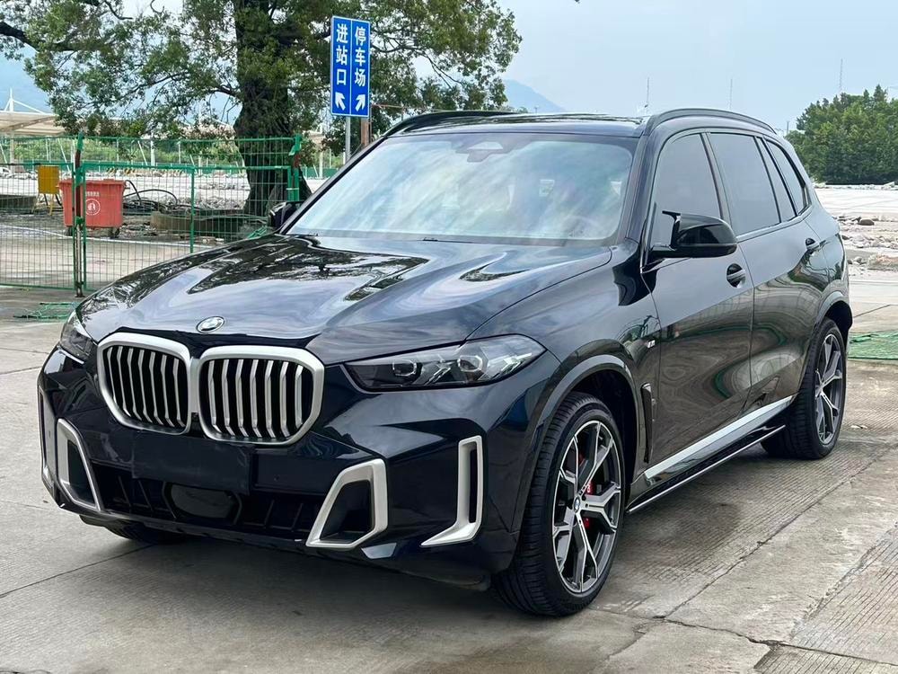BMW X5 2023 — фото автомобиля