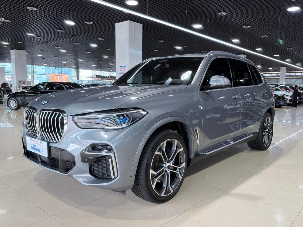 BMW X5 2022 — фото автомобиля