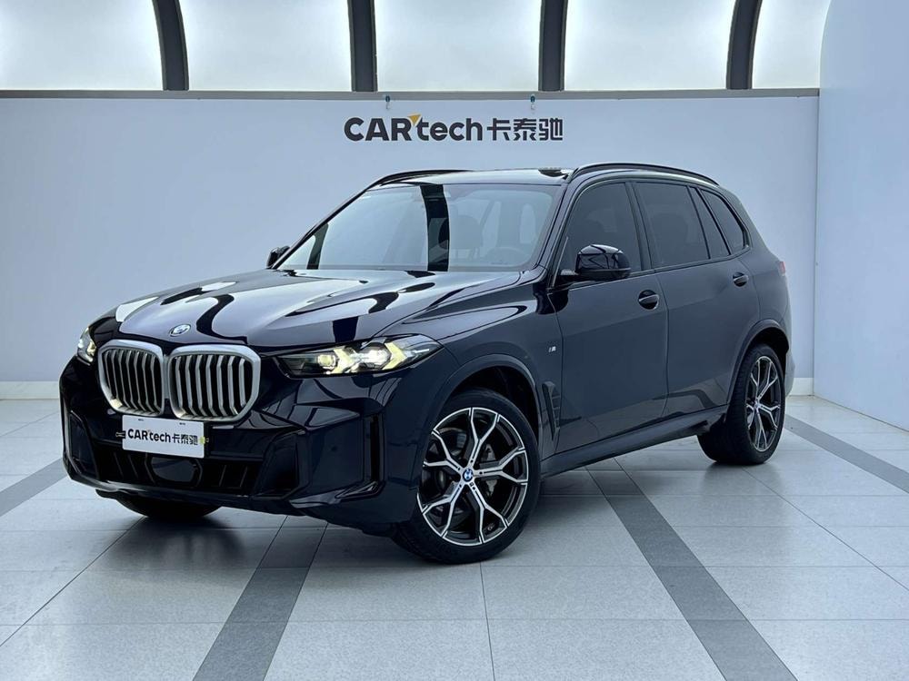 BMW X5 2025 — фото автомобиля