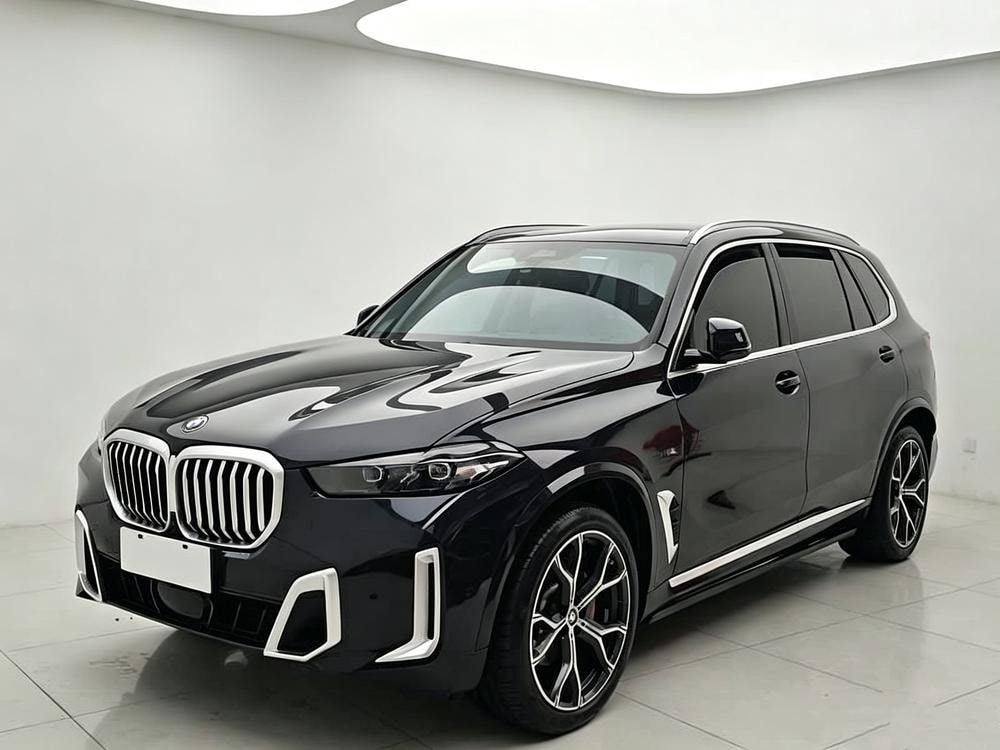 BMW X5 2023 — фото автомобиля