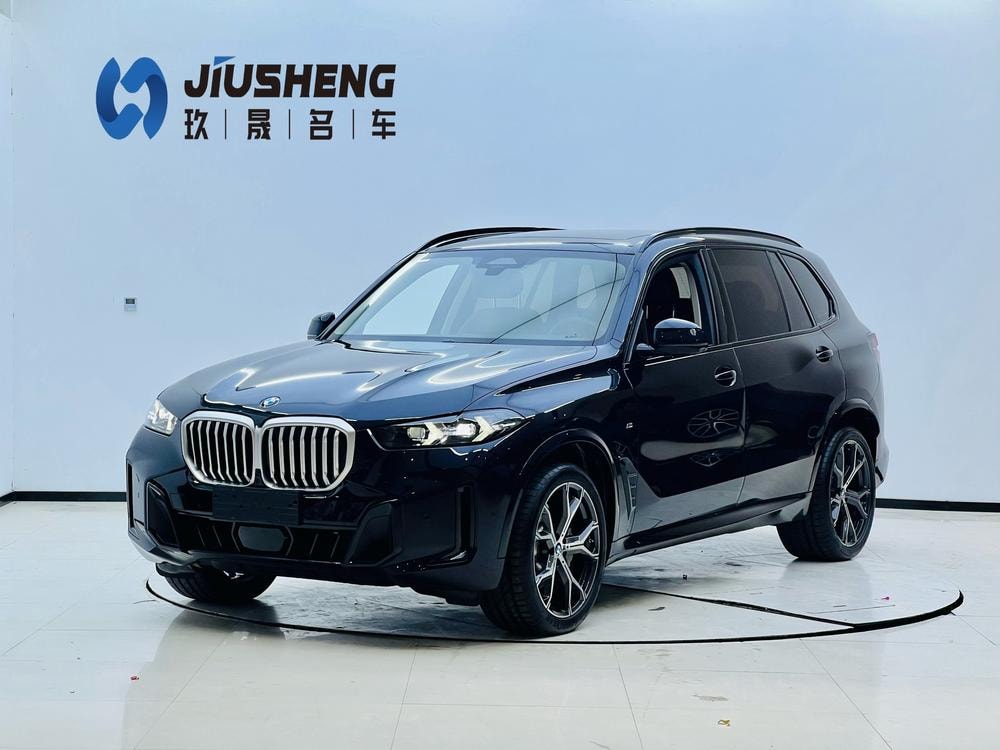 BMW X5 2023 — фото автомобиля